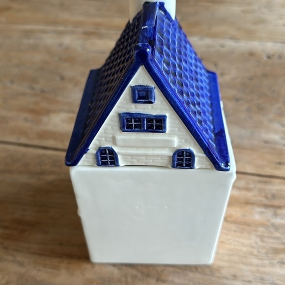 Blue Delft hand painted jar with lid - Picture 5 of 13